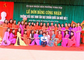 Rực rỡ chào đón ngày Nhà giáo Việt Nam 20/11 và đón trường chuẩn quốc gia mức độ 1
