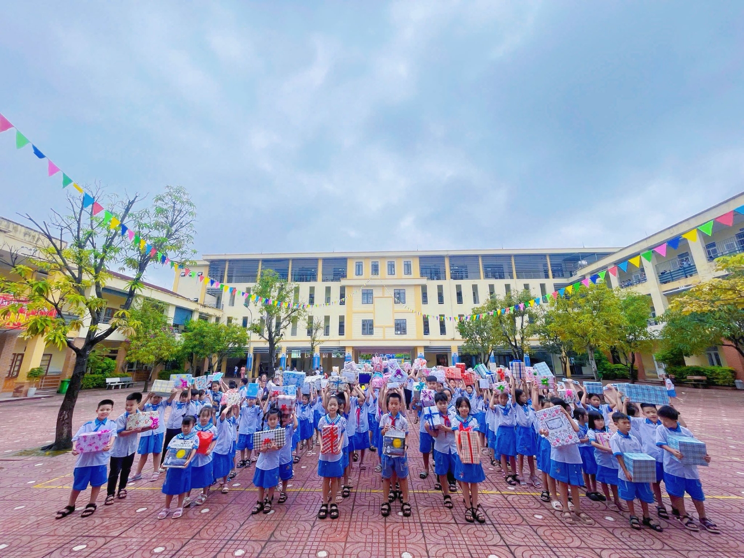 Chia sẻ yêu thương cùng thiếu nhi nhân dịp Tết Trung Thu năm 2025