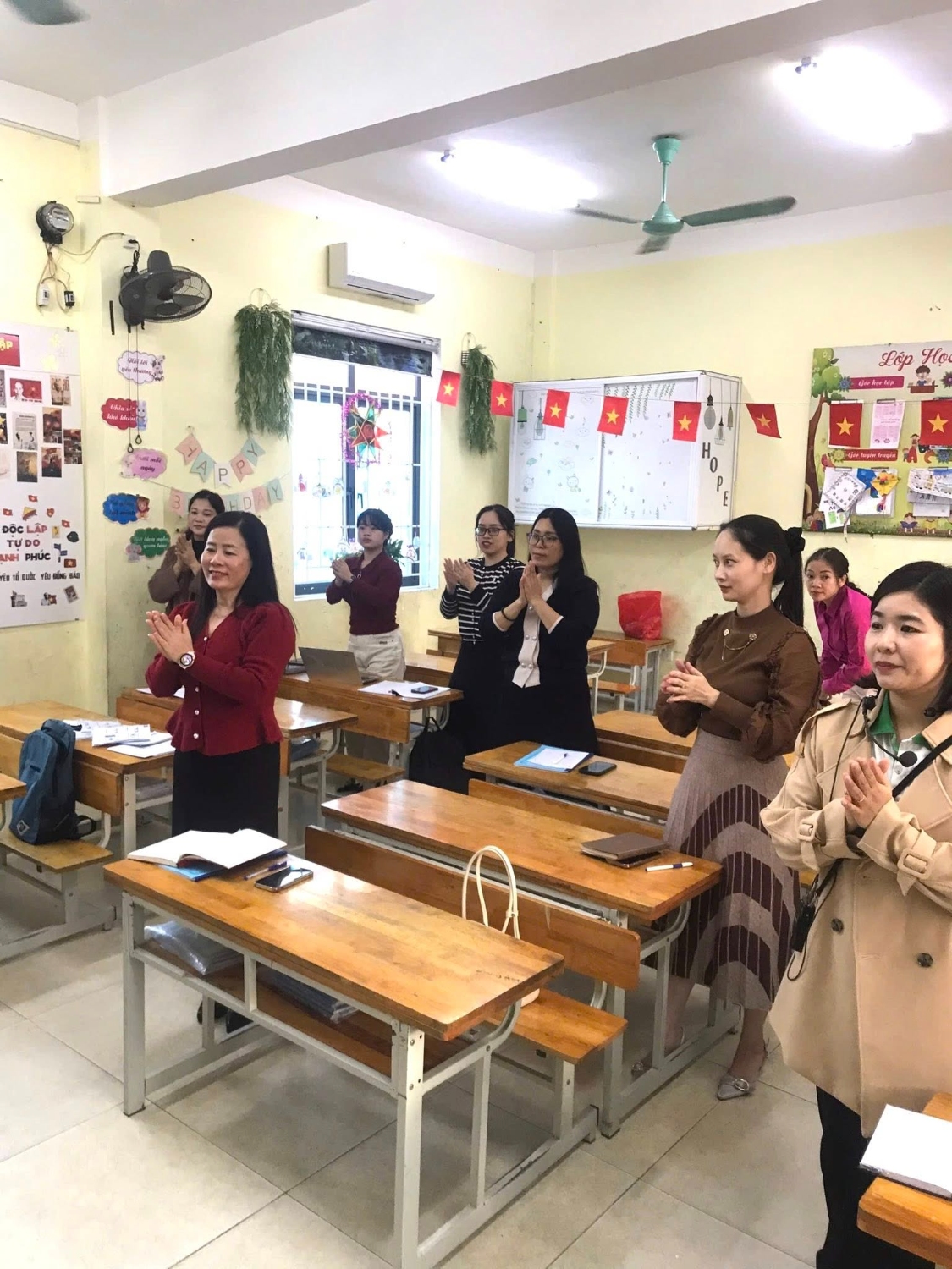 SINH HOẠT CHUYÊN ĐỀ MÔN TIẾNG ANH - LAN TỎA CẢM HỨNG HỌC TẬP VÀ ĐỔI MỚI