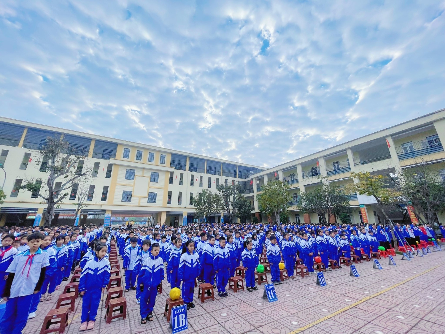 HOẠT ĐỘNG TRẢI NGHIỆM – GIA ĐÌNH YÊU THƯƠNG 🌸  🐷 TỔNG KẾT PHONG TRÀO NUÔI LỢN NHỰA 🐷 VÀ QUYÊN GÓP TẾT YÊU THƯƠNG💐